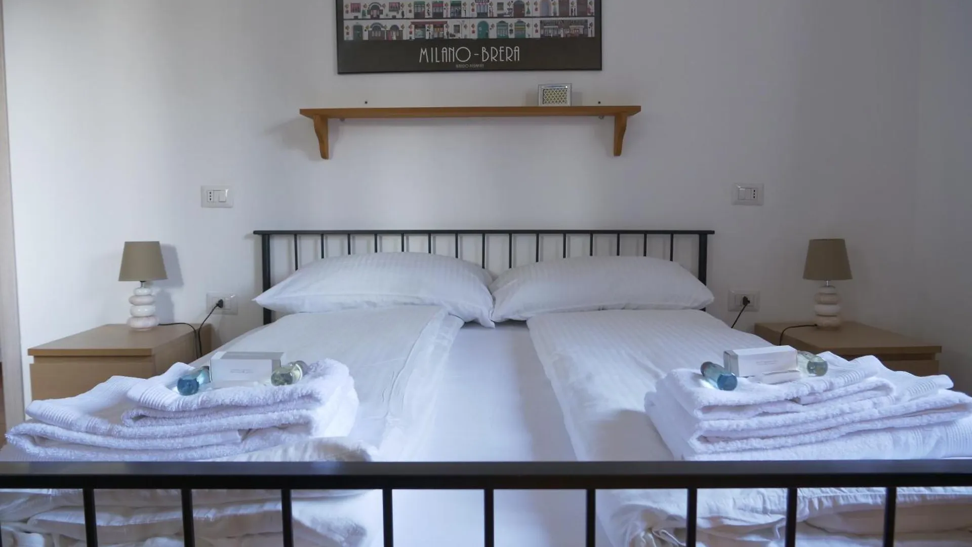 Quiet Groundfloor Garden Apartment Close To Milan - Smart Working, Relax, Barbecue, Netflix Trezzano sul Naviglio 0*,  Italy